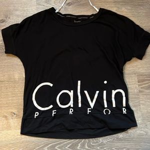 WOMENS SIZE MEDIUM CALVIN KLEIN PERFORMANCE TSHIRT